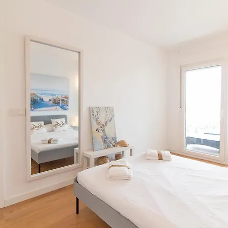 Global Properties, Moderno En Canet Al Mar *
